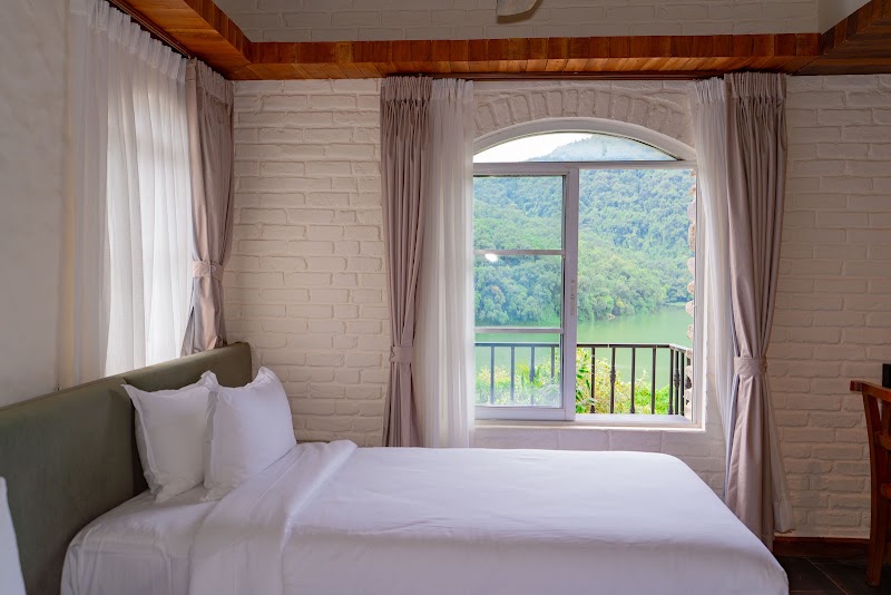 Nomad Pokhara Hotel - Nomad Pokhara Hotel, Lakeside Rd, Pokhara 33700, Nepal