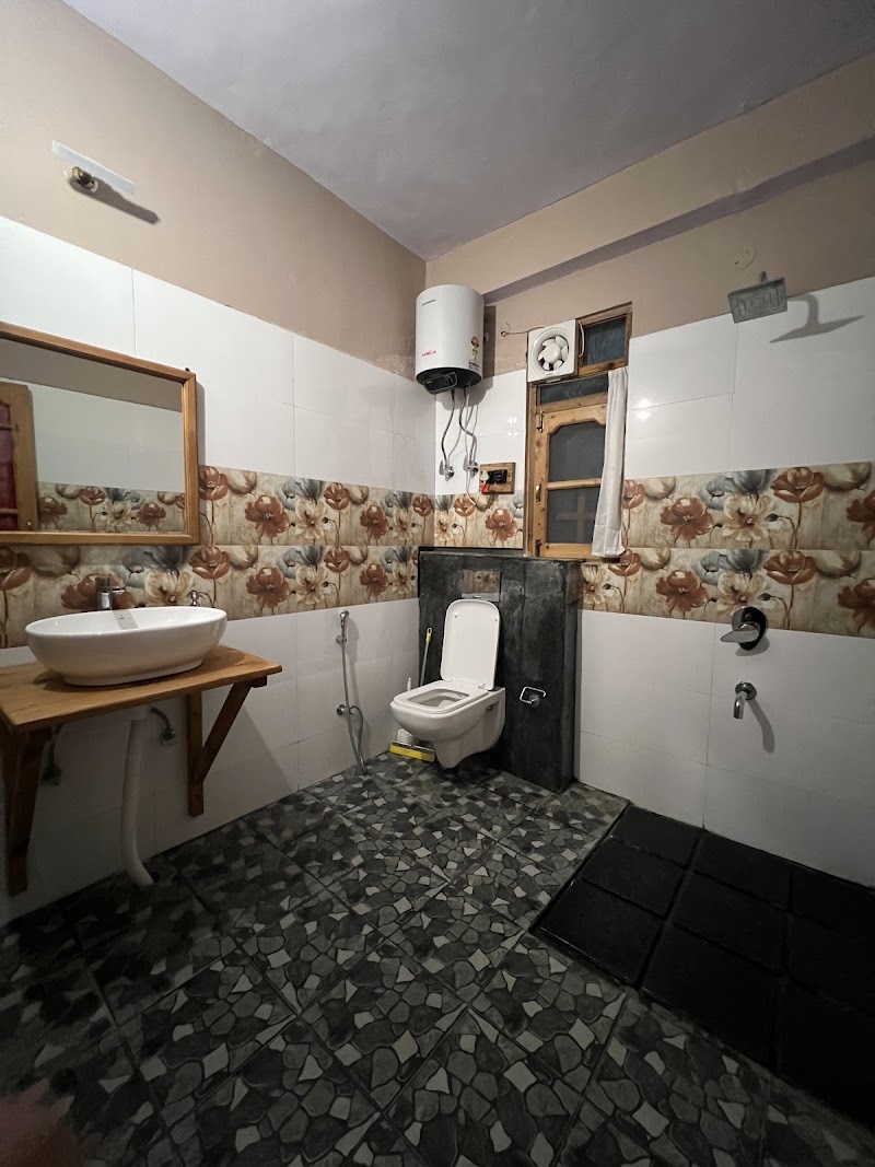 Doghari Chalets Jibhi by HimTrek Stay - Doghari Chalets Jibhi by HimTrek Stay Village and post office Jibhi Just 500 meters before, Market, Jibhi, Bini, Himachal Pradesh 175123, India