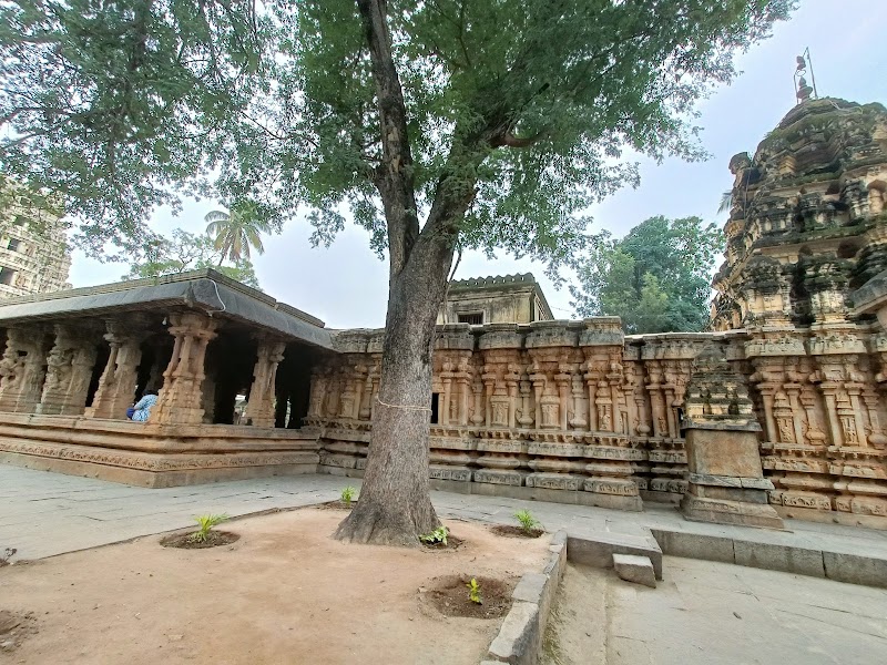 Shri Someshwara Swamy Temple (Kolar). - Shri Someshwara Swamy Temple (Kolar). 44PQ+X7X, Fort Area, Kolar, Karnataka 563101, India