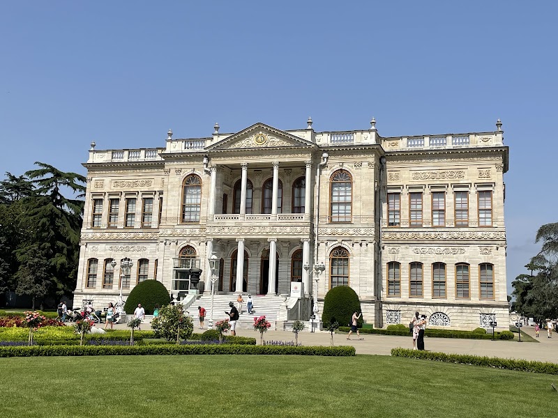 Dolmabahçe Palace - Dolmabahçe Palace, Vişnezade, Dolmabahçe Cd. No:2, 34357 Beşiktaş/İstanbul, Türkiye