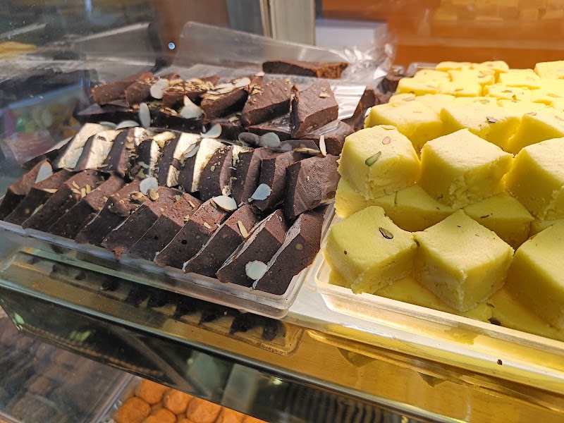 SHREE MAKHAN BHOG SWEETS & SHERA PUNJABI DHABA - SHREE MAKHAN BHOG SWEETS & SHERA PUNJABI DHABA, S-35, SWM RIICO Residential Colony, Bichhwal, Beechhwal Rural, Rajasthan 334001, India