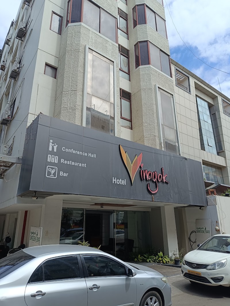 Treebo Vinayak Inn - Treebo Vinayak Inn Building No. 61, Geetha Hall Rd, Opp.Railway Station, Junction, Gopalapuram, Coimbatore, Tamil Nadu 641018, India