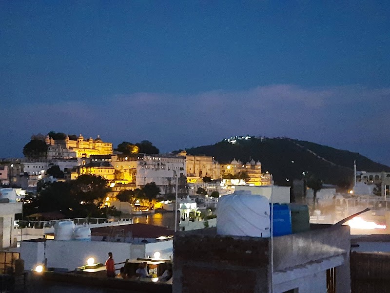 UPRI MANZIL ROOFTOP RESTAURANT BY STORICA STAYS - UPRI MANZIL ROOFTOP RESTAURANT BY STORICA STAYS 47,Punch Devri Marg, Out Side, Hanuman Ghat, Ambrai Rd, Chand Pole, Ambamata, Udaipur, Rajasthan 313001, India