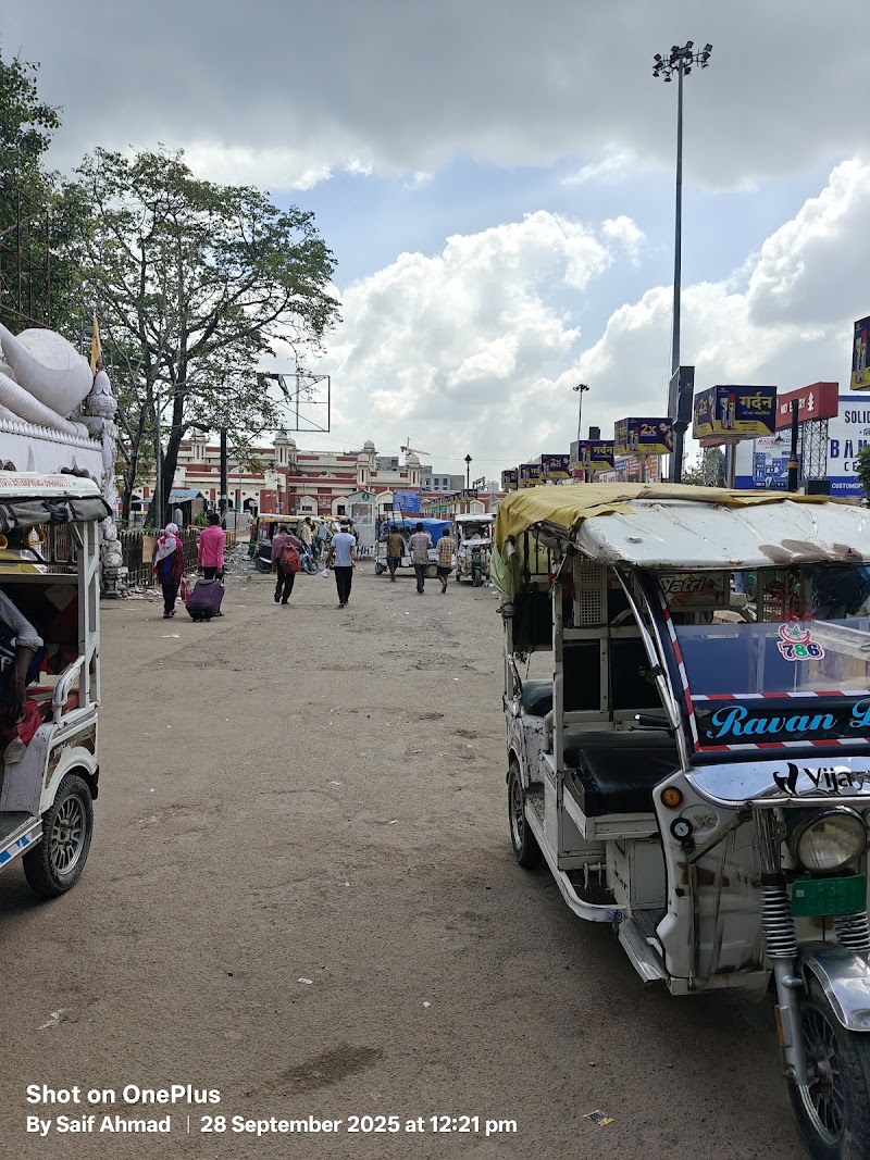 Lucknow NE - Lucknow NE, RWJC+W2H, Station Rd, Blunt Square, Cash and Pay Colony, Charbagh, Lucknow, Uttar Pradesh 226004, India