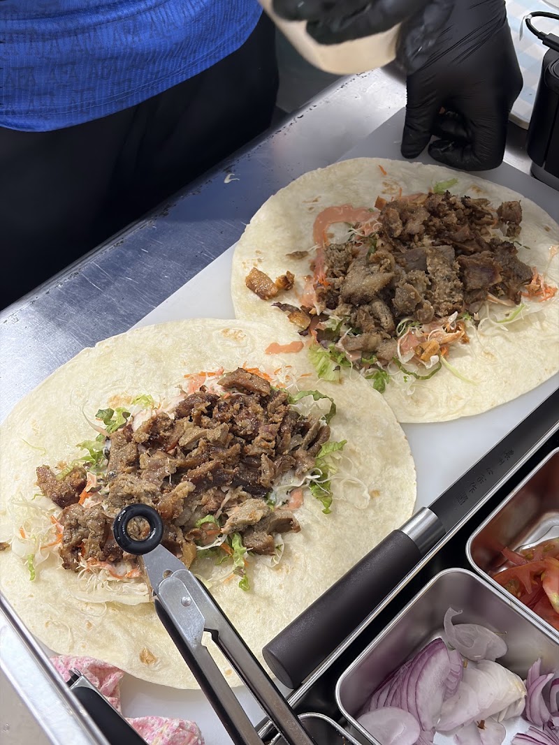 KOBE KEBAB-MOTOMACHI(神戸ケバブ-元町店) - KOBE KEBAB-MOTOMACHI(神戸ケバブ-元町店), 1-chōme-11-15 Motomachikōkadōri, Chuo Ward, Kobe, Hyogo 650-0022, Japan