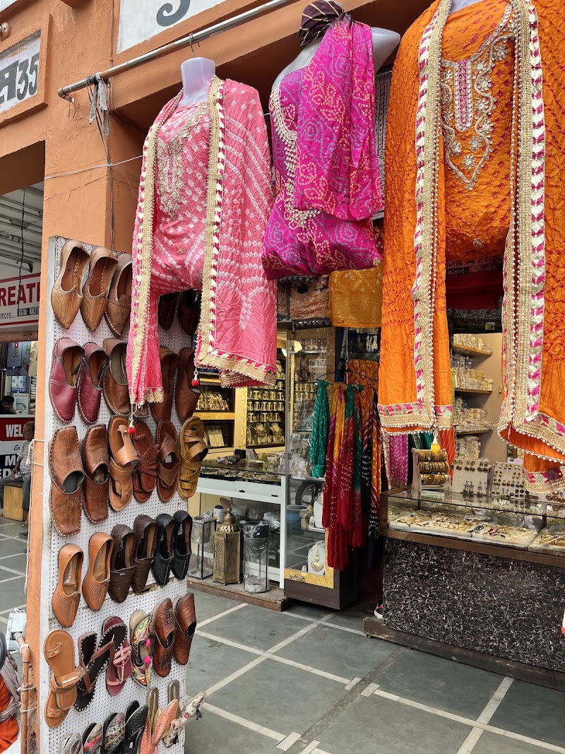 Bapu Bazar_ jaipur - Bapu Bazar_ jaipur 415 Choura Rasta, Nehru Bazar Rd, Film Colony, Pink City, Jaipur, Rajasthan 302003, India