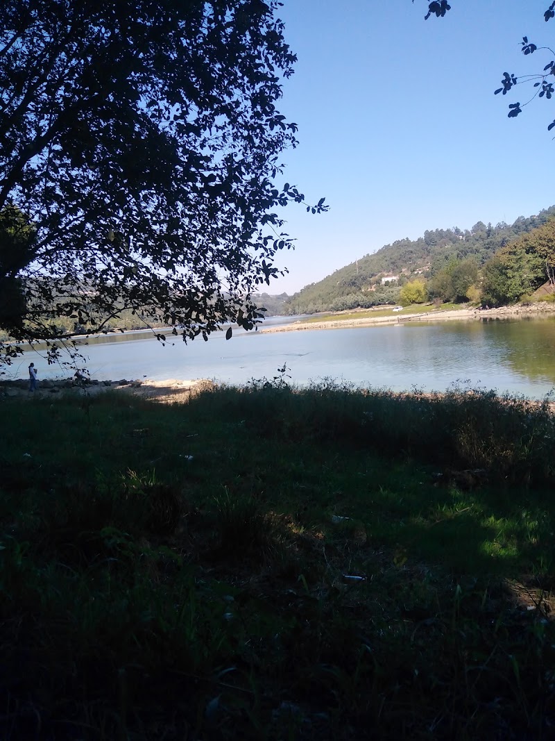 Praia Fluvial de Alpendorada - Praia Fluvial de Alpendorada R. Padre David Teixeira 1432, 4575 Alpendurada e Matos, Portugal