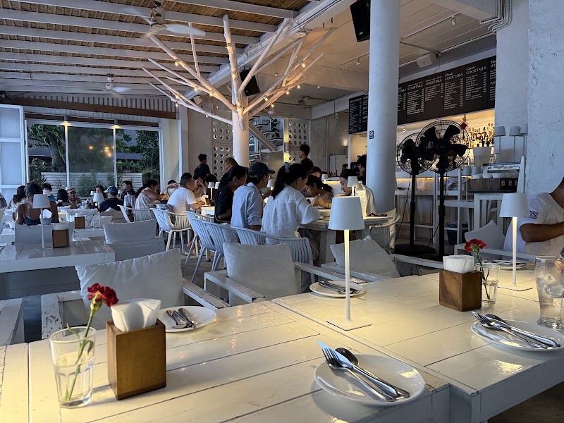 Whitening Restaurant - Whitening Restaurant 84360 246 Tambon Ko Tao, Amphoe Ko Pha-ngan, Chang Wat Surat Thani 84360, Thailand
