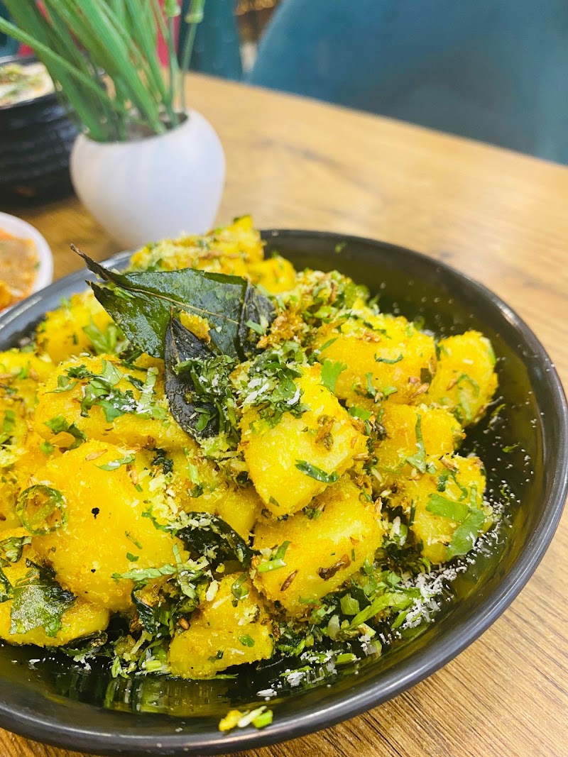 Lite Meal Cafe & Restaurant - Lite Meal Cafe & Restaurant Aren corporate, Race Course Rd, beside CSB Bank, New Palasia, Indore, Madhya Pradesh 452001, India