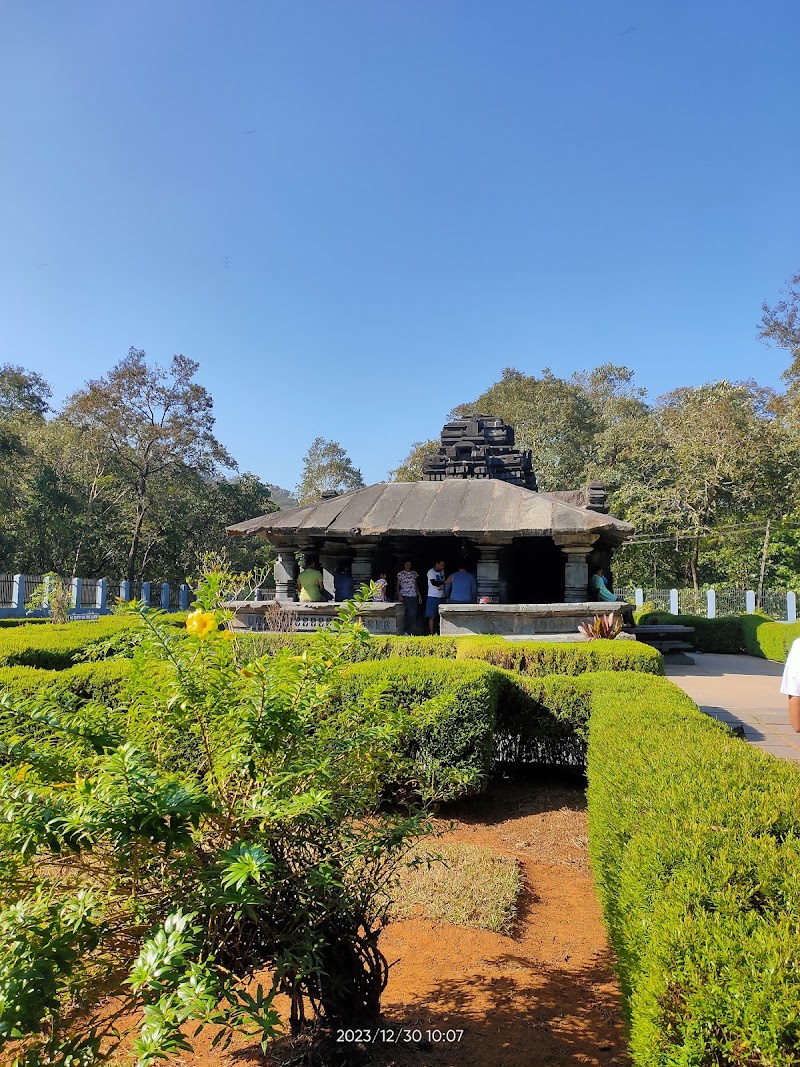 Tambdi Surla Waterfalls - Tambdi Surla Waterfalls Surla, Goa 403406, India