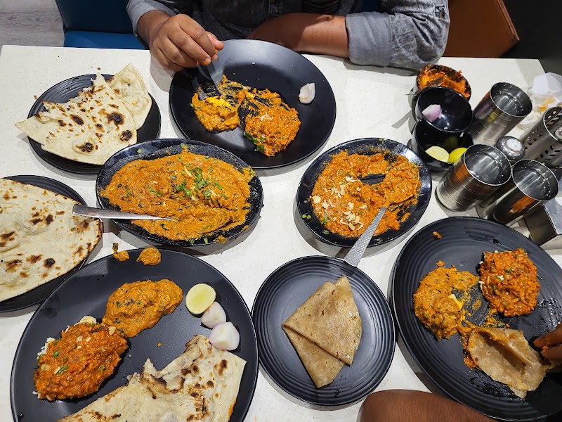 Gopalas Vegetarian Kitchen - Gopalas Vegetarian Kitchen Laxmi Udyog Nagar, IND Colony, Lal Bahadur Shastri Marg, Ambedkar Nagar, Kanjurmarg West, Bhandup West, Mumbai, Maharashtra 400078, India