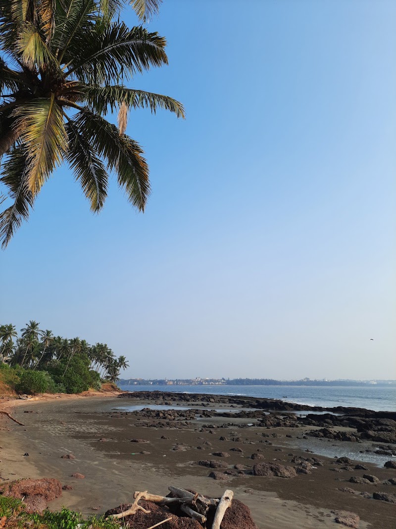 Quegdevelim Beach - Quegdevelim Beach Mandovi River, FRW4+9MQ, Reis Magos, Goa 403001, India