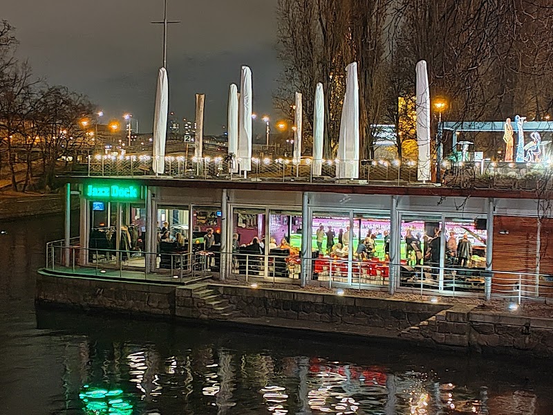 Jazz Dock - Jazz Dock, Janáčkovo nábř. 3249/2, 150 00 Praha 5-Smíchov, Czechia