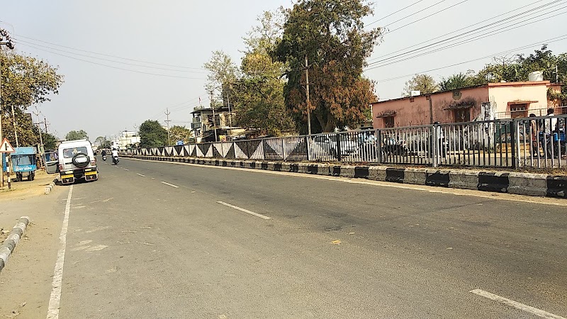 Axis Bank - Nuapada - Axis Bank - Nuapada, Ground & 1st Floor, Shreeram Complex, NH 353, Nuapada - Padmapur Hwy, beside Forest Office, Radhakrishna Para, Nuapada, Odisha 766105, India