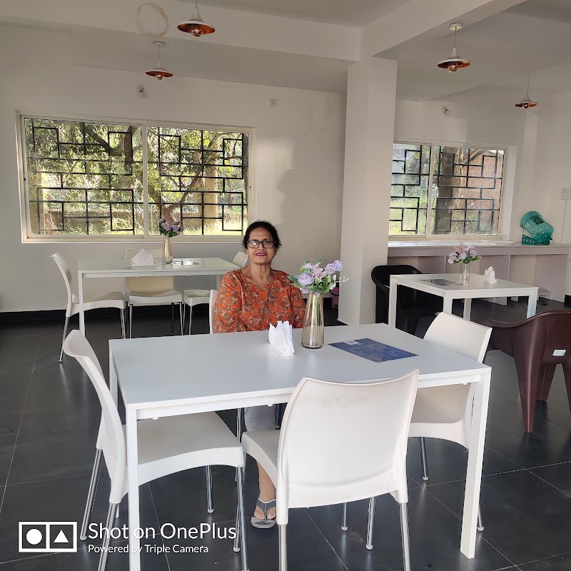 RiverBank Inn - RiverBank Inn, JPCQ+M2P, Kanaikowado, Morjim, Goa 403512, India