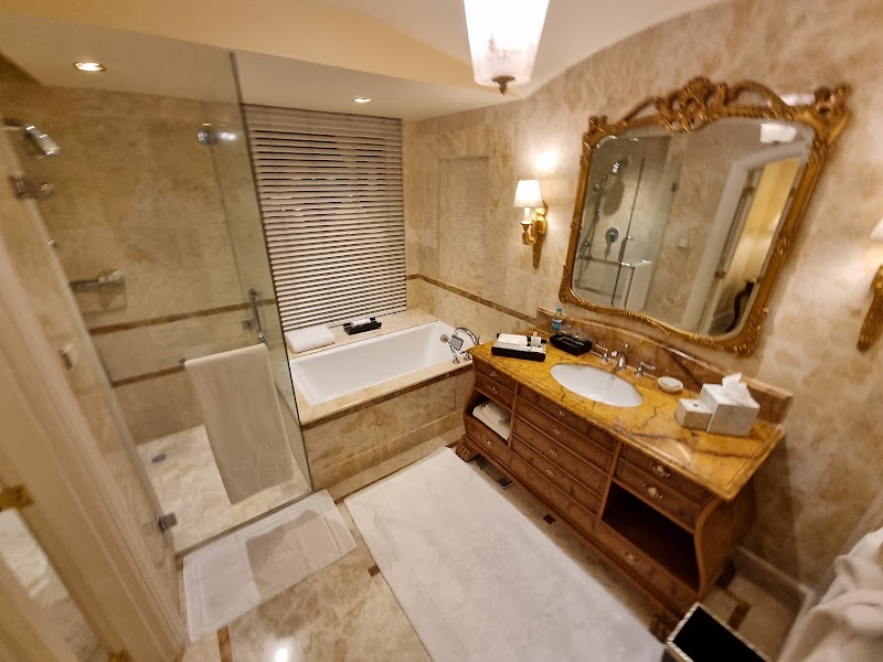 The Leela Palace Bengaluru - Garden City's Only Modern Palace Hotel - The Leela Palace Bengaluru - Garden City's Only Modern Palace Hotel 23, HAL Old Airport Rd, HAL 2nd Stage, Kodihalli, Bengaluru, Karnataka 560008, India