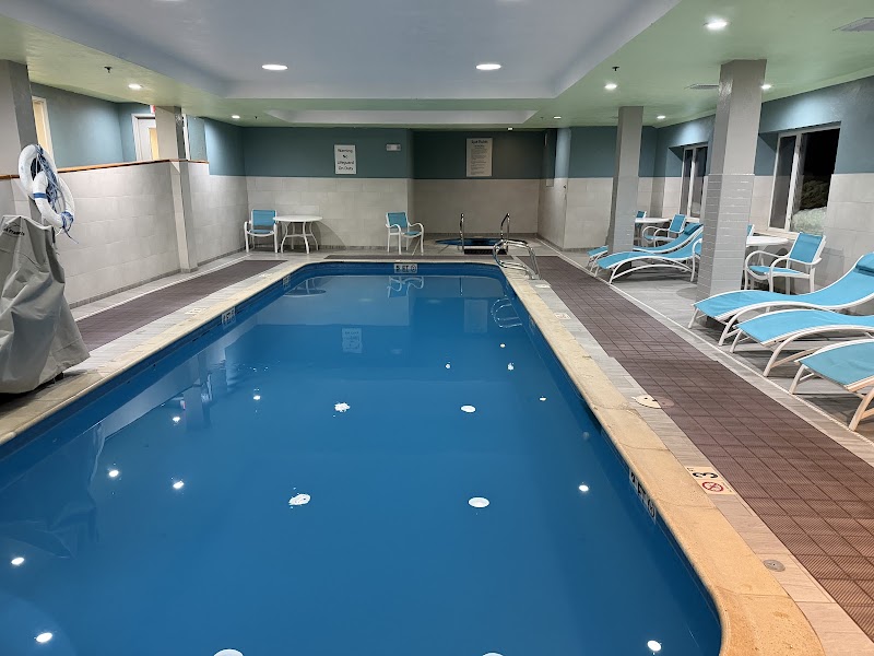 Holiday Inn Express & Suites Lincoln East - White Mountains by IHG - Holiday Inn Express & Suites Lincoln East - White Mountains by IHG 21 Railroad St, Lincoln, NH 03251, USA