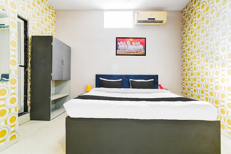 Hotel O SDF Hotel Shree Deep - Hotel O SDF Hotel Shree Deep 81, Ramji ki Gali, Kharakua Colony, Ujjain, Madhya Pradesh 456006, India