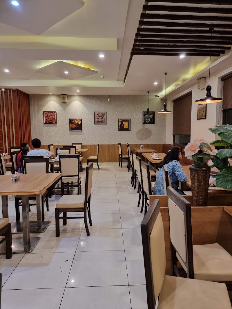 Hotel President - Hotel President R436+559, opp. New Bus Stand, Moien, Chintpurni, Himachal Pradesh 177110, India
