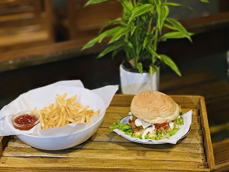 Chill Inn Restaurant & Cafe - Chill Inn Restaurant & Cafe Thimbolketiya, Udawalawa 70190, Sri Lanka