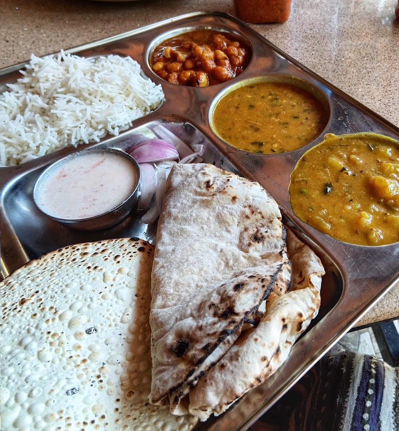 Kanha Pure Veg Family Restaurant - Kanha Pure Veg Family Restaurant Shop No 451, Candolim Beach Rd, Candolim, Goa 403515, India