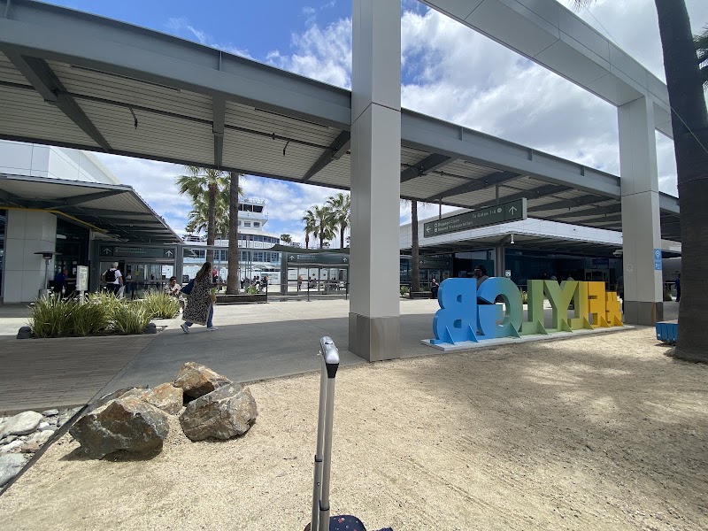 Long Beach Airport - Long Beach Airport, 4100 Donald Douglas Dr, Long Beach, CA 90808, USA