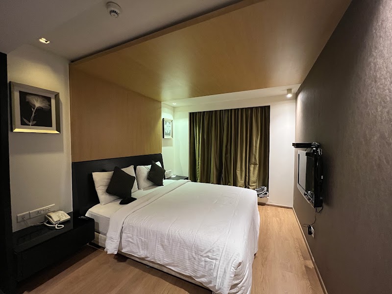 Davanam Sarovar Portico Hotel Suites - Davanam Sarovar Portico Hotel Suites, Davanam Plaza, Hosur Rd, opp. Madiwala Police Station, Sidharata Colony, Santhosapuram, 2nd Block, Koramangala, Bengaluru, Karnataka 560068, India