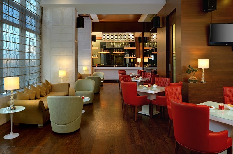 Golden Tulip Lucknow - Golden Tulip Lucknow 6, Station Rd, Udaiganj, Husainganj, Lucknow, Uttar Pradesh 226001, India