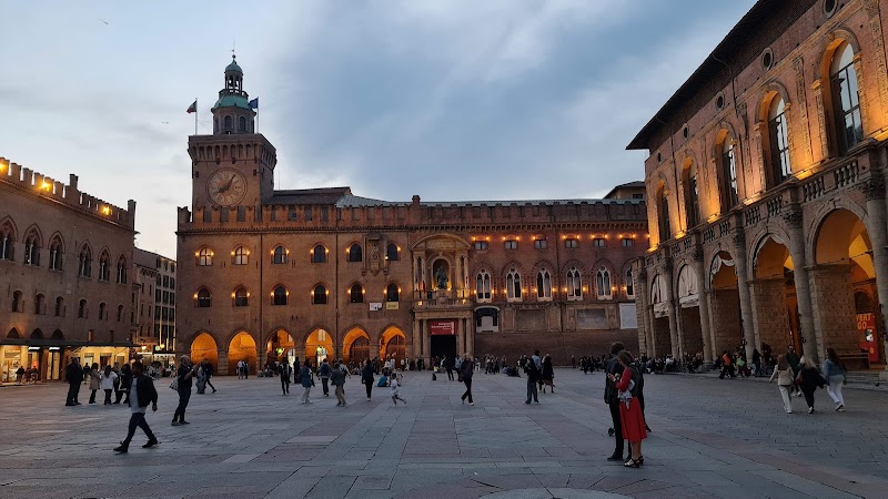 Piazza Maggiore - Piazza Maggiore Piazza Maggiore, 40124 Bologna BO, Italy