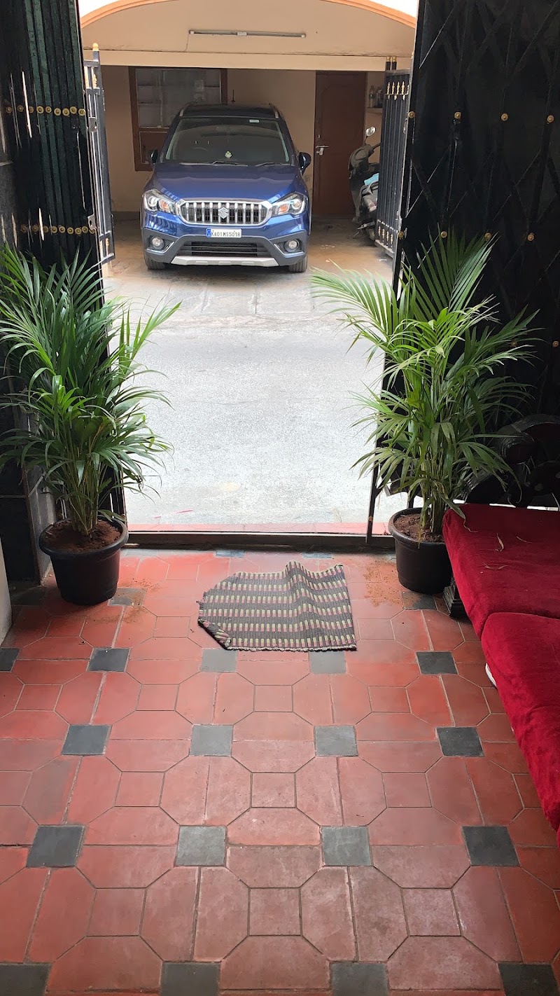 OAK TREE HOMES PG & SERVICE APARTMENT FOR LADIES - OAK TREE HOMES PG & SERVICE APARTMENT FOR LADIES 4th Main Rd, Old Madiwala, Madiwala, 1st Stage, BTM 1st Stage, Bengaluru, Karnataka 560068, India