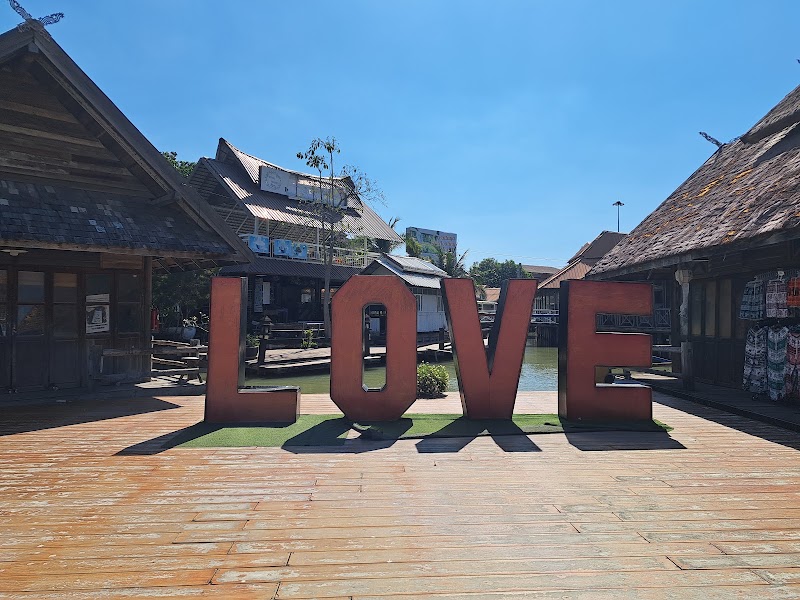 Pattaya Floating Market Gate No.4 - Pattaya Floating Market Gate No.4 VW95+RG4 Unnamed Road Muang Pattaya, Amphoe Bang Lamung, Chang Wat Chon Buri 20150, Thailand