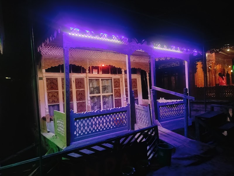 Martanda group of house boat - Martanda group of house boat, Hb martanda khona khna road, Karapura, Rainawari, Srinagar, 190001