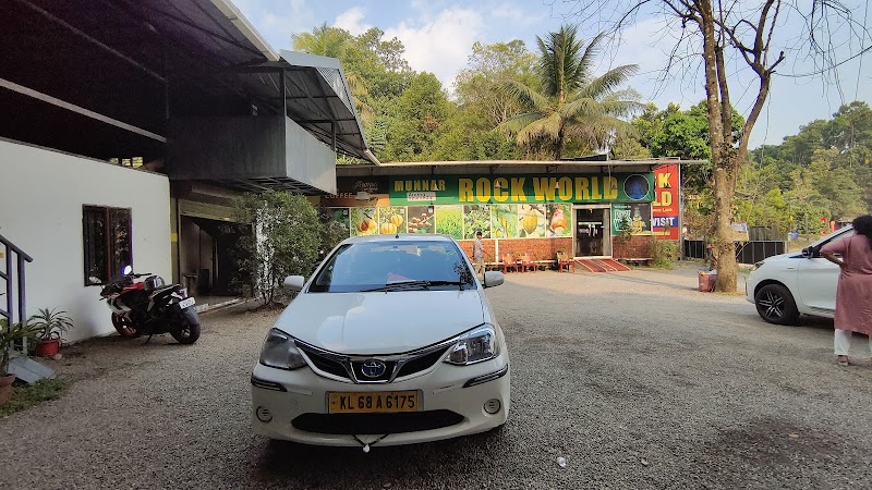 Kerala Tourism Hub - Kerala Tourism Hub, 1st floor, Madathiparambil Building, Puthiya Road, Vennala, Kochi, Kerala 682028, India