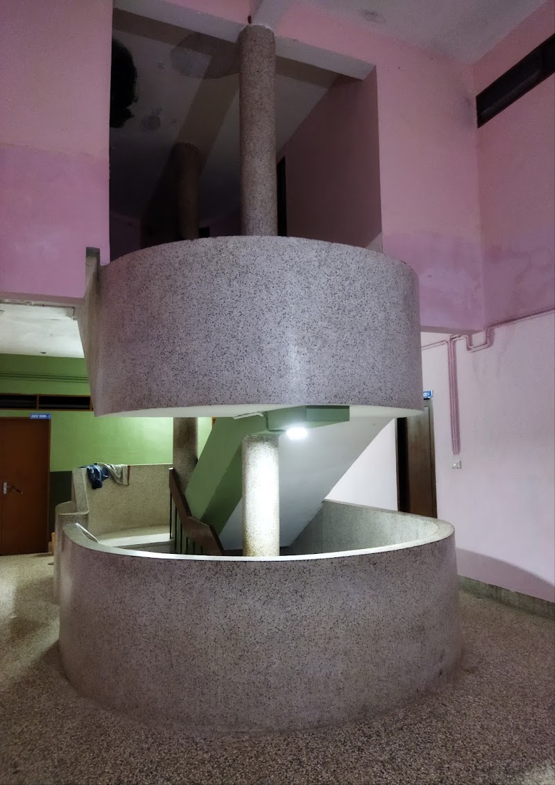 Government Youth Hostel,Veli, Thiruvananthapuram - Government Youth Hostel,Veli, Thiruvananthapuram GV6R+G9M, Veli Sanghumugham Rd, Madhavapuram Colony, Veli, Thiruvananthapuram, Kerala 695021, India