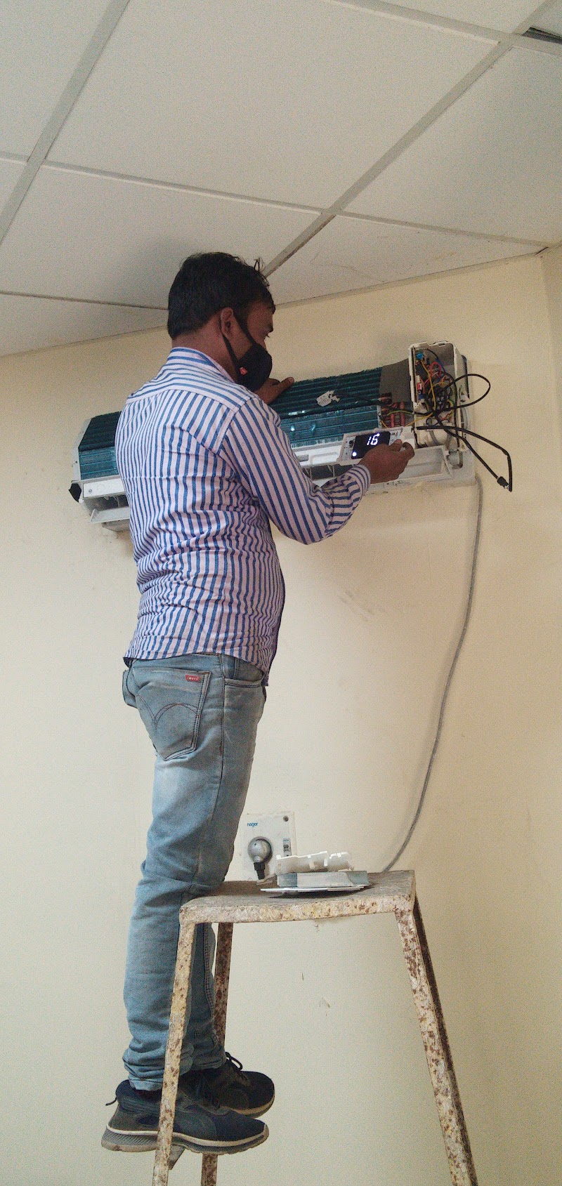 Virat AC & refrigerator & solar service Raipur Chhattisgarh - Virat AC & refrigerator & solar service Raipur Chhattisgarh, Balaji St, Dubey Colony, Mowa, Raipur, Chhattisgarh 492014, India