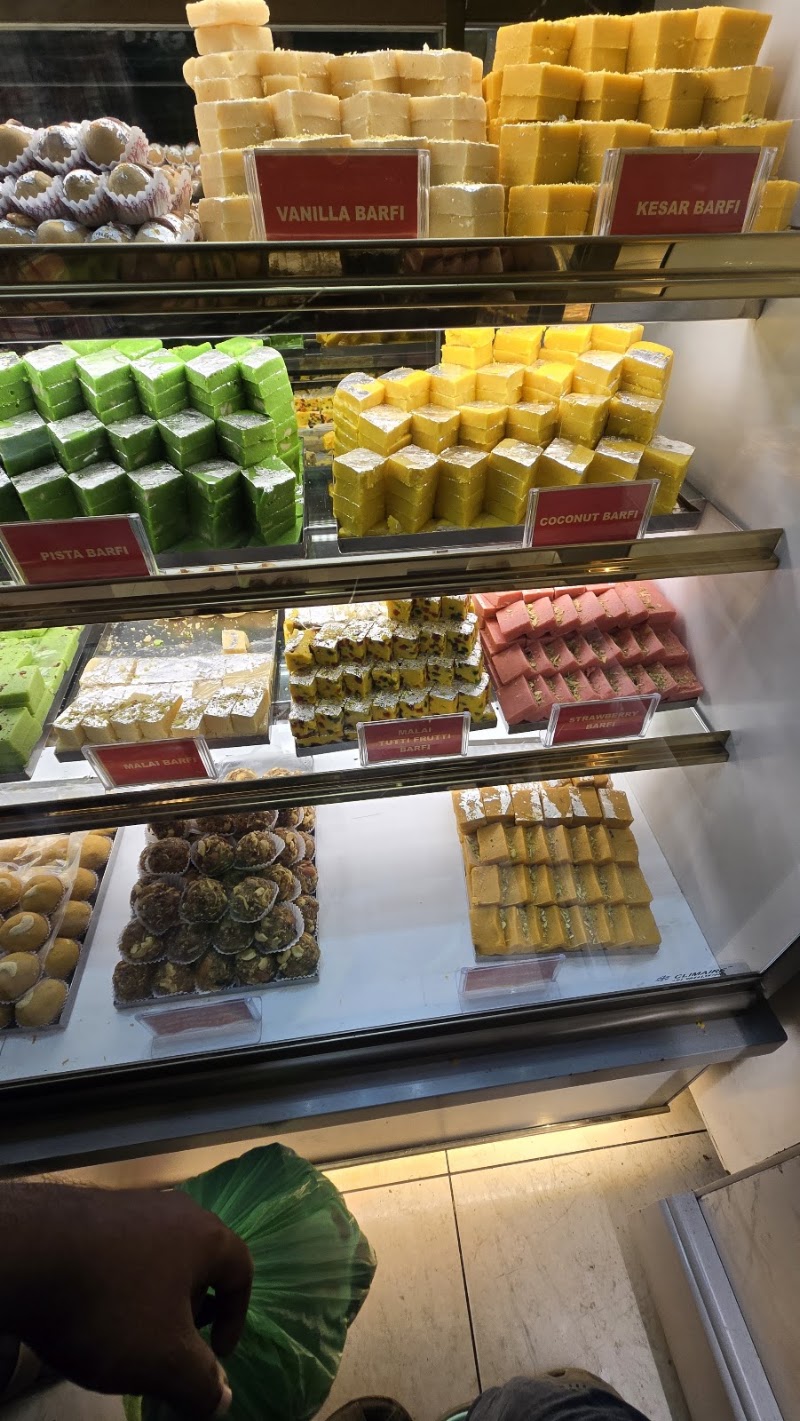 Guru Sweet Mart - Guru Sweet Mart, Shop No: 1, Devaraja Market Building, Near K.R. Circle, Sayyaji Rao Rd, Devaraja Mohalla, Shivarampet, Mysuru, Karnataka 570001, India