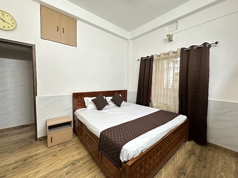 Whitewoods Stay - Whitewoods Stay PC2Q+QF2, Satyajit Roy Rd Bylane, Ward 23, Subhas Pally, Siliguri, West Bengal 734006, India