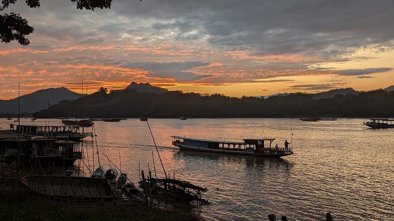 360 sunset - 360 sunset, Fountain - City Center, Luang Prabang 06000, Laos