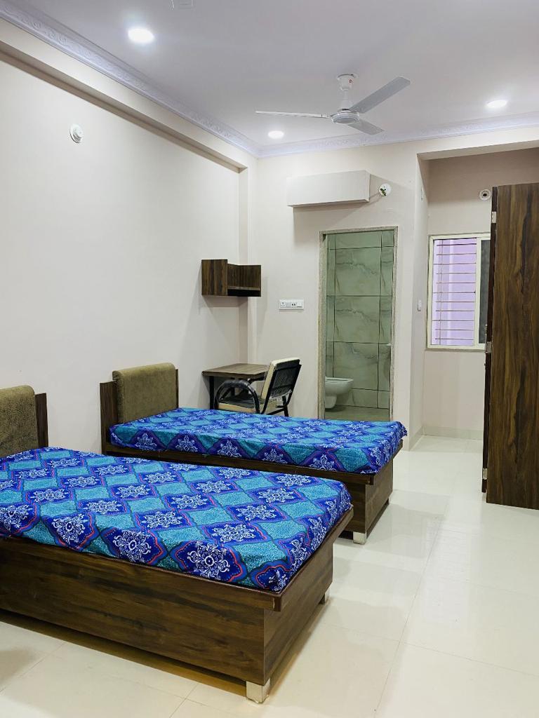 THE NEST GIRLS HOSTEL - THE NEST GIRLS HOSTEL 160/2, Ahilya Puri, bhawarkua, Bhanwar Kuwa, Indore, Madhya Pradesh 452001, India