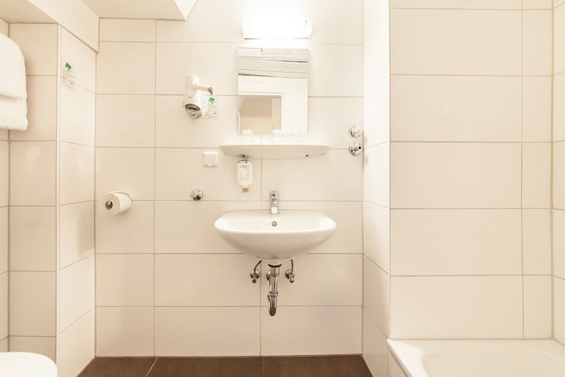 Hotel Ahl Meerkatzen - Hotel Ahl Meerkatzen, Mathiasstraße 21, 50676 Köln, Germany