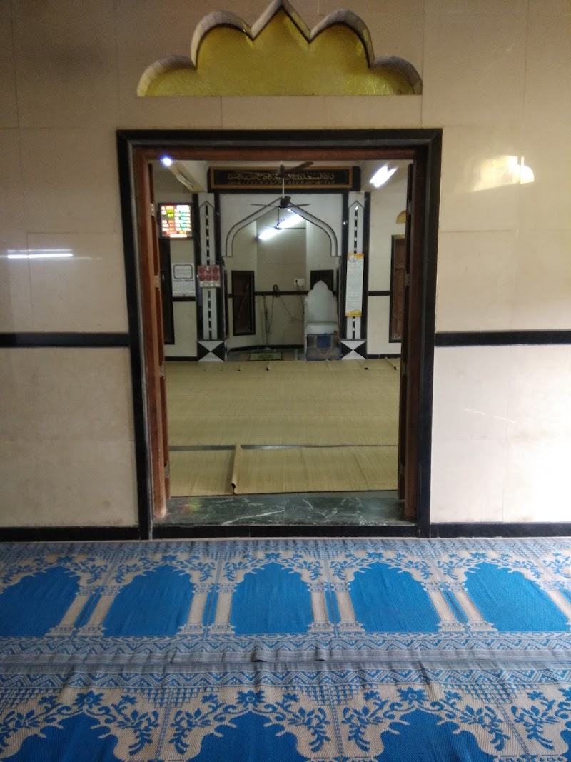 Ahle Hadees Masjid - Ahle Hadees Masjid, 3V38+6CP, Prem Nagar Rd, Naik Nagar, Dharavi, Mumbai, Maharashtra 400022, India