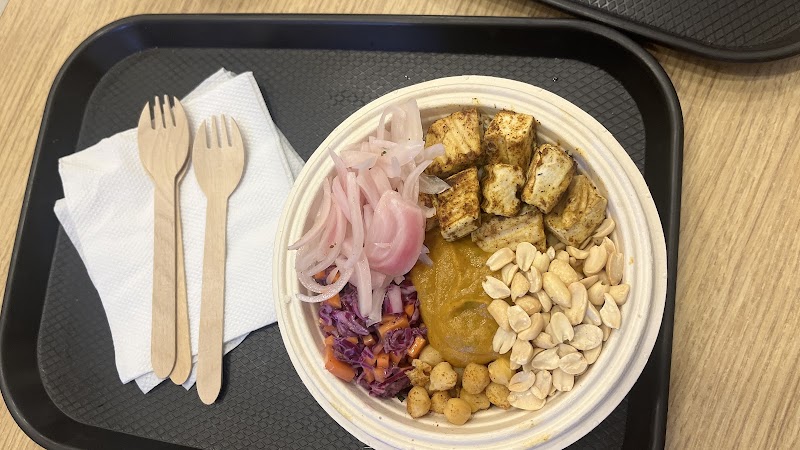 Taazé - Alwarpet - Taazé - Alwarpet 223, TTK Rd, Vannia Teynampet, Lubdhi Colony, Alwarpet, Chennai, Tamil Nadu 600018, India