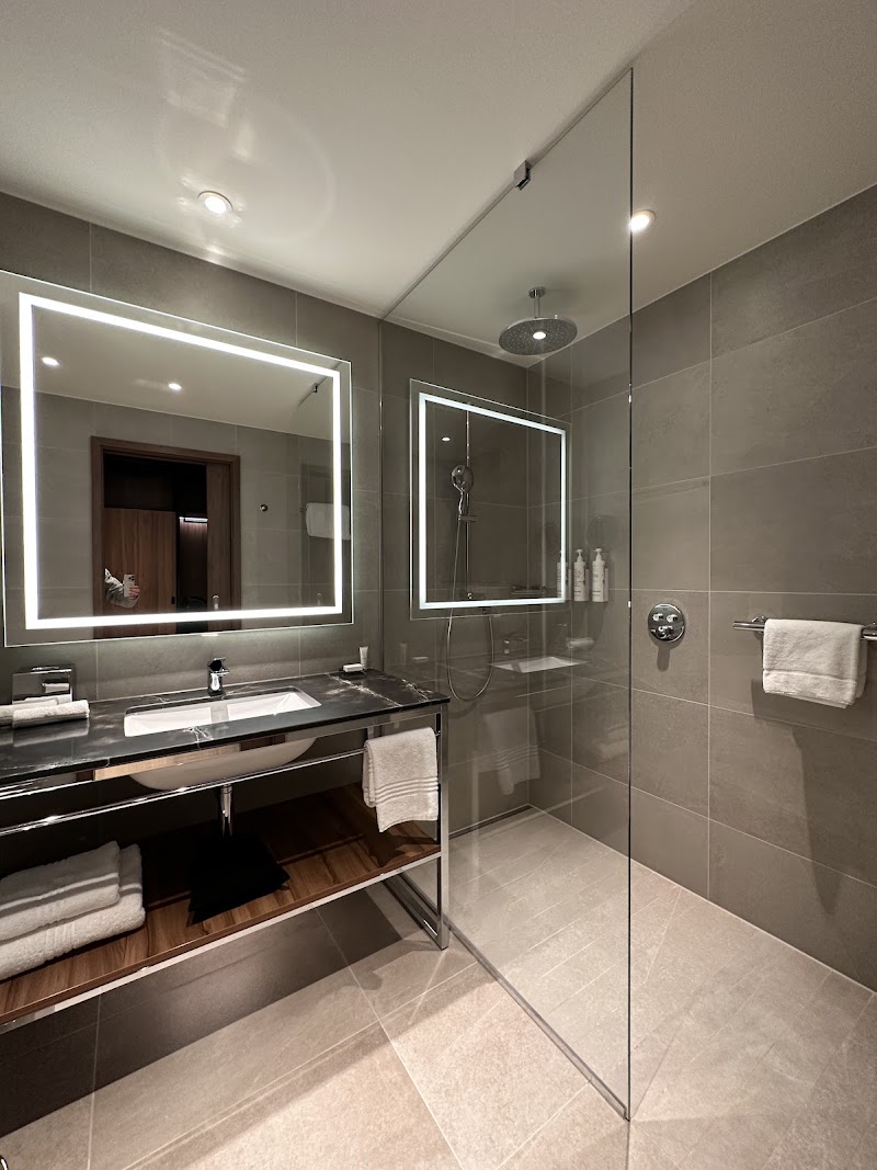 Geneva Marriott Hotel - Geneva Marriott Hotel Chemin du Ruisseau 1, Cointrin, 1216 Genève, Switzerland