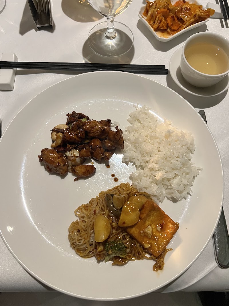 The Great Wall - Chinese Speciality Restaurant - The Great Wall - Chinese Speciality Restaurant, The Leela, Sahar Airport Road, Andheri - Kurla Rd, nearby International Airport, Mariyyman Nagar, Greater Indra Nagar, Andheri East, Mumbai, Maharashtra 400059, India