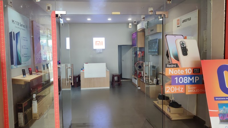 Mi store Raza telecom - Mi store Raza telecom, City center mall, Nayaganj Ward, Bhatapara, Chhattisgarh 493118, India