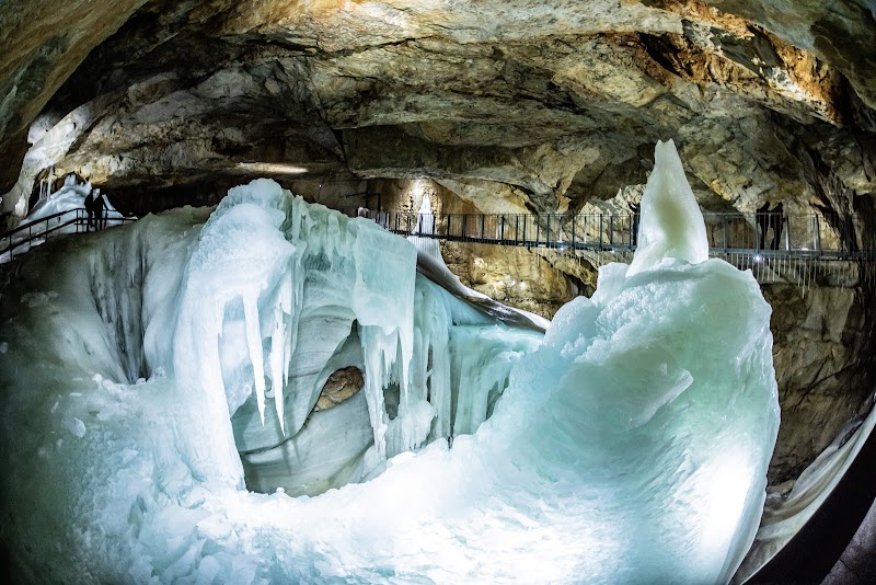 Dachstein Giant Ice Cave - Dachstein Giant Ice Cave, Winkl, 4831 Obertraun, Austria