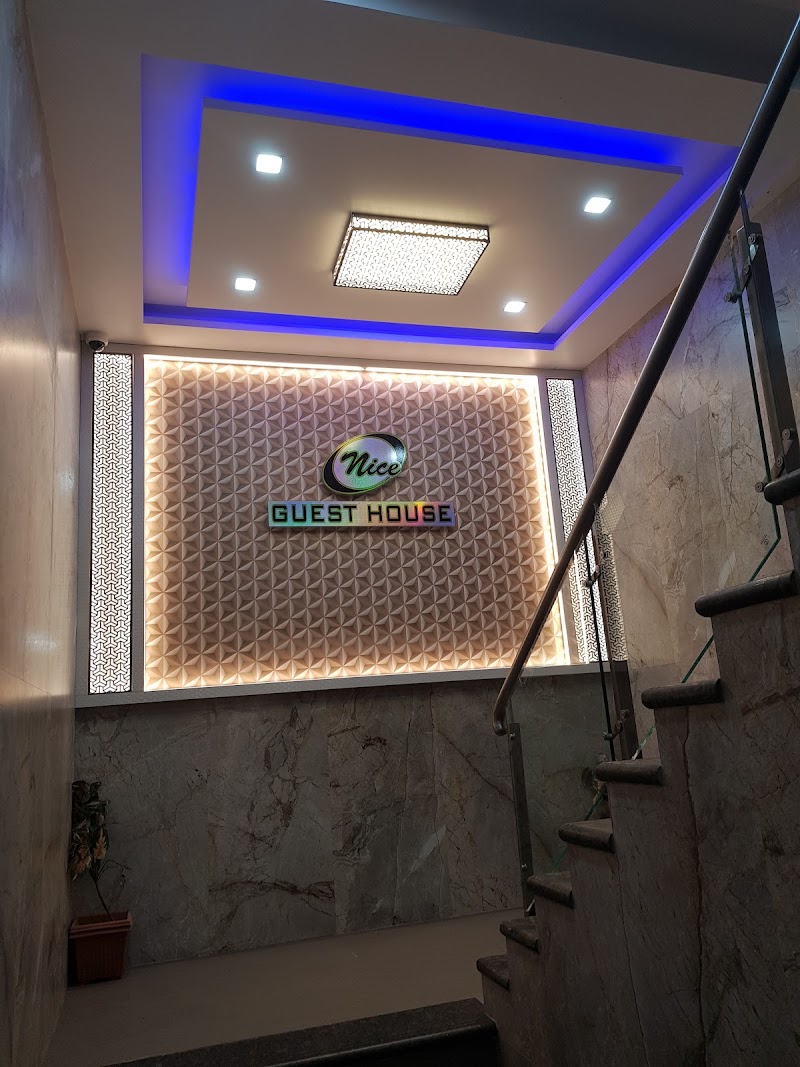 Nice Guest House - Nice Guest House First Floor, Samarth Complex, Bandu Gore Marg, opp. B.M.C. Bhaji Market, Jawahar Nagar, Goregaon West, Mumbai, Maharashtra 400104, India