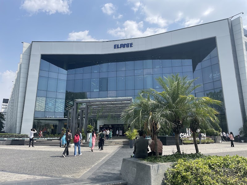 Elante Mall Parking - Elante Mall Parking, PR42+P4F, Purv Marg, MW Area, Industrial Area Phase I, Chandigarh, 160002, India