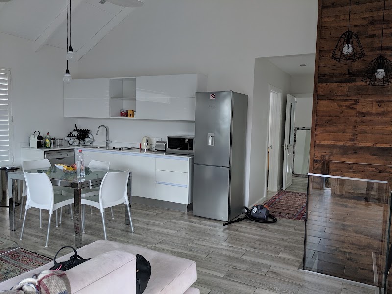 Camps Bay Apartment - Camps Bay Apartment, 11 Central Dr, Camps Bay, Cape Town, 8005, South Africa