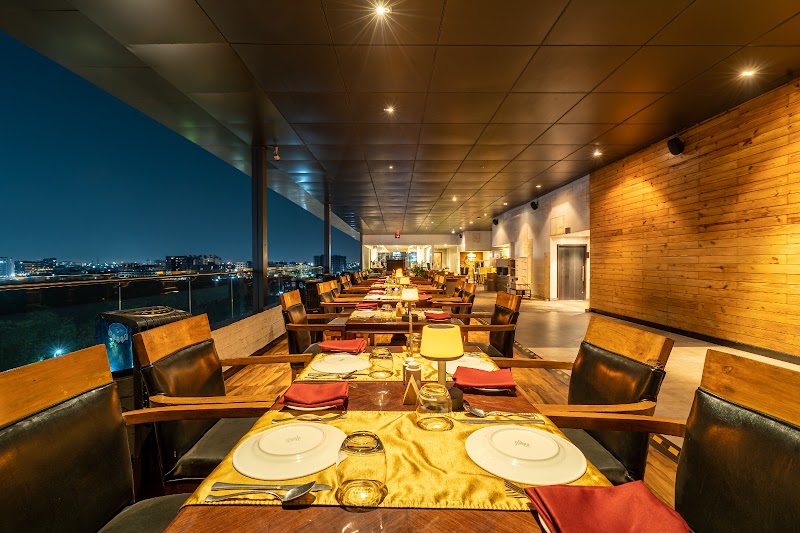 Horizon : The Rooftop Restaurant - Horizon : The Rooftop Restaurant Sayaji Hotel, Great Eastern Rd, Jivan Vihar, Raipur, Purena, Chhattisgarh 492001, India